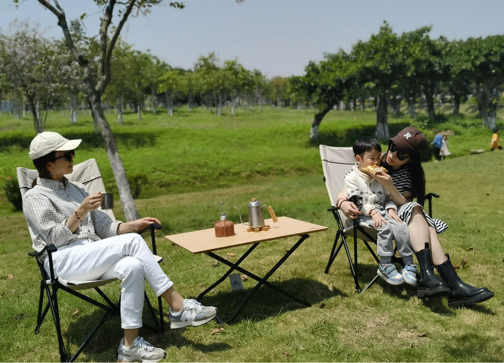 table & Portable Outdoor Table Solution (5)